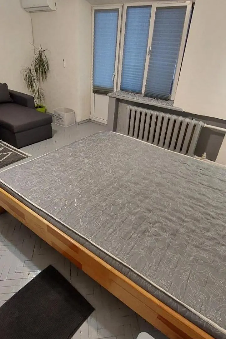 Quiet Luxury Apartment Near The Metro Lukyanovka. 基輔