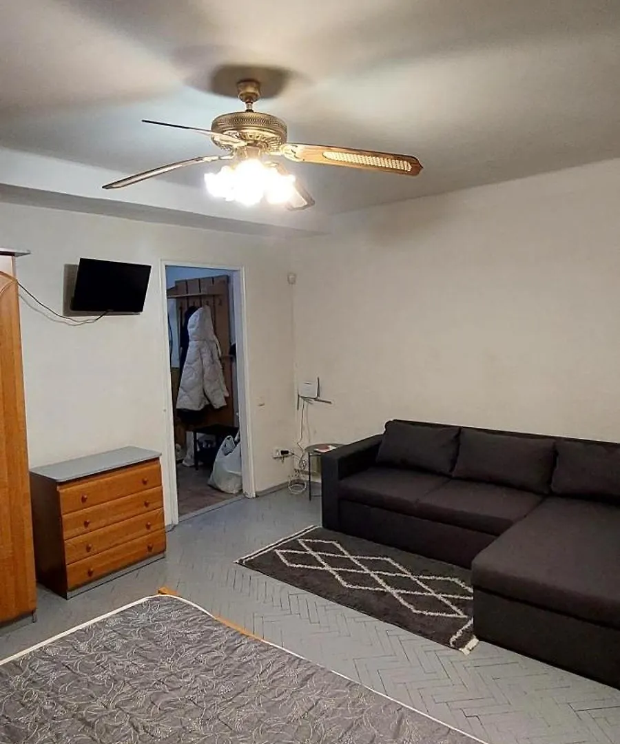 Quiet Luxury Apartment Near The Metro Lukyanovka. 基輔 乌克兰