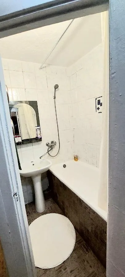 Quiet Luxury Apartment Near The Metro Lukyanovka. 基輔